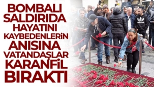 Beyoğlu'ndaki bombalı saldırıda hayatını kaybedenler anısına vatandaşlar karanfil bıraktı