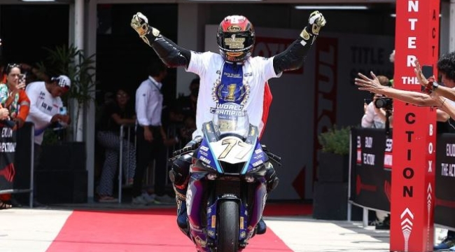 Dünya Superbike Şampiyonasında, 1. yarışta zafer baştan sona lider giden Toprak Razgatlıoğlu'nun!