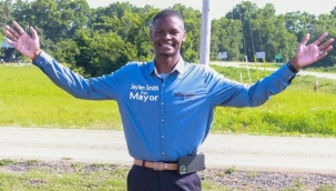 ABD'deki en genç siyah belediye başkanı seçilen 18 yaşındaki Smith: Bir yerden başlamak lazım