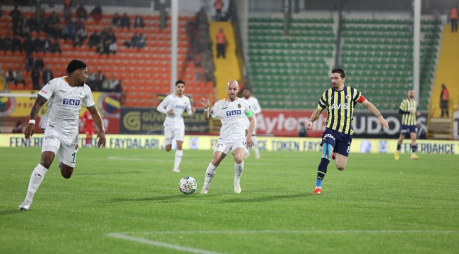 Alanyaspor, Fenerbahçe'ye 4-2 yenildi