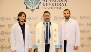 ALKÜ'DE HEKİM ADAYLARININ BEYAZ ÖNLÜK HEYECANI