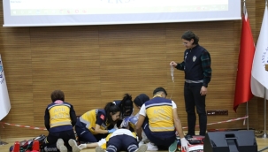 ALKÜ'DE PARAMEDİK KONFERANSI