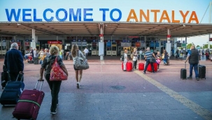 Antalya turizmi tüm yılların en iyi kasım ayını yaşadı: 11 ayda 13 milyon 138 bin 88 turist geldi