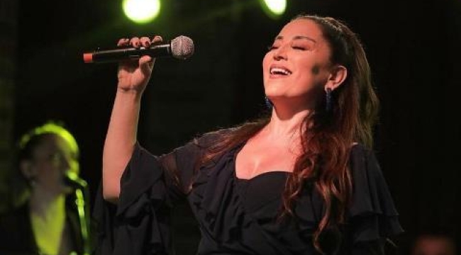 Aşkın Nur Yengi, en güzel şarkılarını 24 Aralık'ta seslendirecek