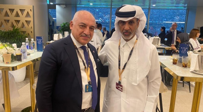 Büyükekşi Katar'da Al Thani'yle görüştü