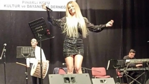 Müzik öğretmeni sokak hayvanları için koro kurup, konser verdi