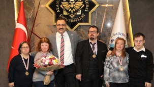 REKTÖR KALAN ÖZEL MİSAFİRLERİ AĞIRLADI