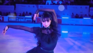 Rus patenci Valiyeva, 'Wednesday' dansıyla piste çıktı