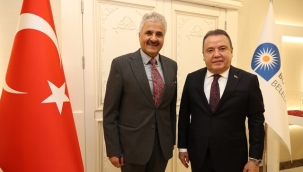 Başkan Böcek Kuveyt Büyükelçisi Alenzi'yi misafir etti