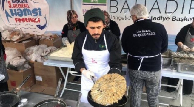 Hamsi Festivali'nde yaklaşık 3 ton hamsi dağıtıldı