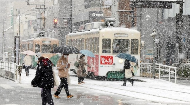 Japonya'da yoğun kar yağışı: 280 uçuş iptal edildi