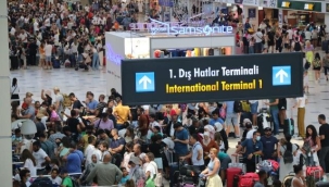 Pandemide dışarı çıkamayan yaşlı turistler, tatil için Türkiye'ye akın ediyor