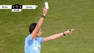 Yeşil sahalarda ilk: Benfica-Sporting Lizbon maçında hakem beyaz kart gösterdi