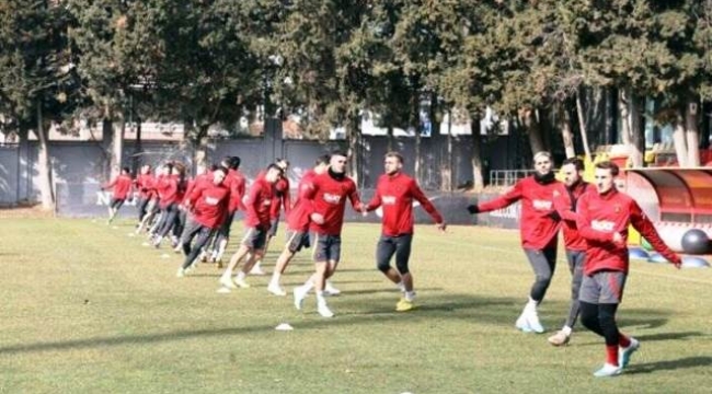 Galatasaray'ın Antalya kamp kadrosu belirlendi