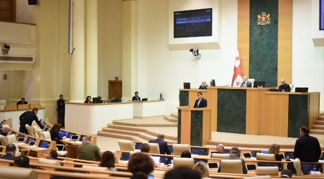 Gürcistan Parlamento Başkanı Papuaşvili'den Türkiye'ye yardım çağrısı