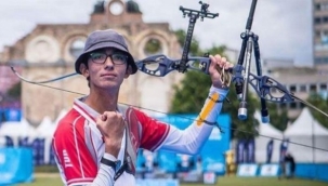 Mete Gazoz, olimpiyat şampiyonu olduğu okunu depremzedeler için açık artırmaya çıkardı