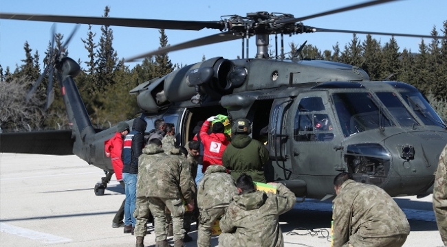 Türk Kızılay, kırsal kesimlere helikopterlerle yardım ulaştırıyor