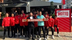 U15 takımı kahvaltıda bir araya geldi