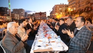 BAŞKAN YÜCEL MAHMUTLARLILARLA İFTAR SOFRASINDA BULUŞTU
