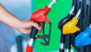 Benzin fiyatlarında indirim beklenirken zam geldi