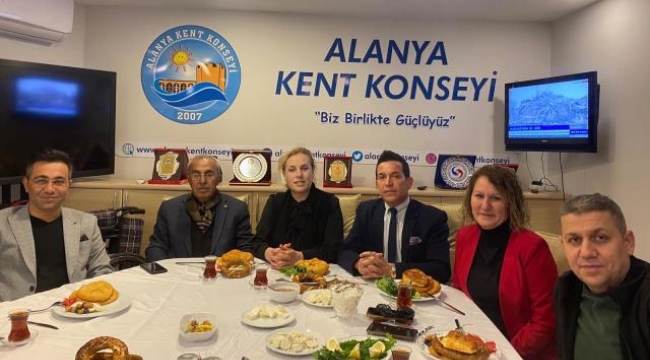 KENT KONSEYİ TURİZM SEKTÖRÜ EMEKÇİ TEMSİLCİLERİYLE KAHVALTIDA BİRARAYA GELDİ