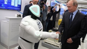 Rusya'da ilk insansı bekçi robot göreve başladı