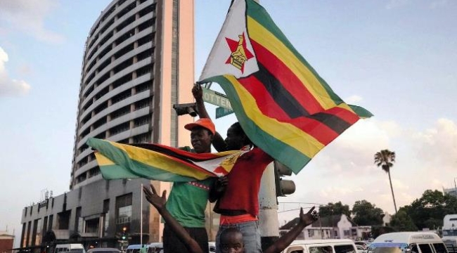 Zimbabve'de kamu görevlilerinin maaşlarına yüzde 100 zam