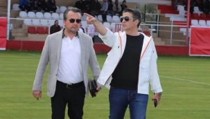 İKİ BAŞKAN ve İKİ DOST  " Hakeden Bir Üst Lige Yükselsin "