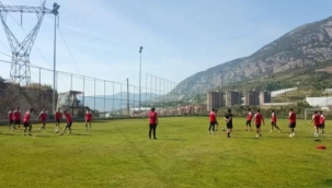 MAHMUTLARSPOR FİNAL MAÇINA KİLİTLENDİ " BAĞIŞLAR: Biz Büyük Bir Aileyiz ve Birlikte Başaracağız"
