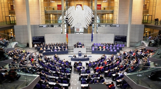 Almanya'da hükümeti oluşturan partiler vatandaşlık yasası reformunda anlaştı