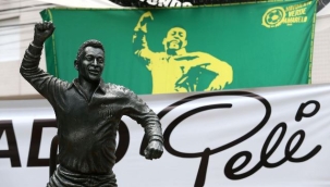 Brezilyalı efsane futbolcu Pele'nin mozolesi halkın ziyaretine açıldı