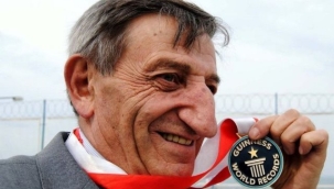 Dünyanın en uzun burunlu insanı hayatını kaybetti