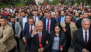 Kemal Kılıçdaroğlu Anıtkabir'i ziyaret etti