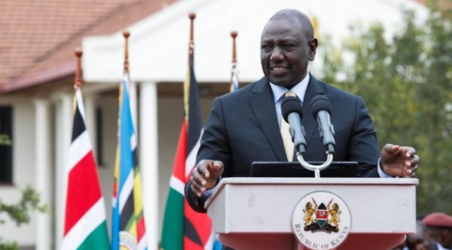 Kenya Devlet Başkanı ülkeye sokulan kayıt dışı şeker nedeniyle 27 kişiyi görevden aldı