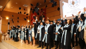 ALKÜ TIP FAKÜLTESİ İLK MEZUNLARINI VERDİ 