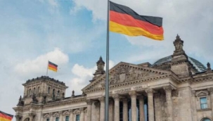 Almanya'da yeni dönem: Turist vizesiyle gidenler iş bulursa kalabilecek