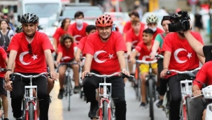 BAŞKAN YÜCEL'DEN ÖĞRENCİLERE KARNE HEDİYESİ