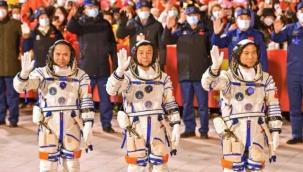 Çinli astronotlar 6 ay sonra dünyaya döndü