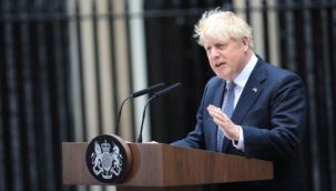 Eski İngiltere Başbakanı Johnson, milletvekilliğinden istifa etti
