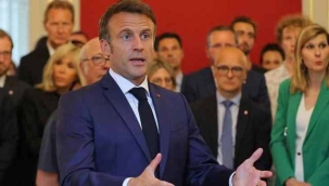 Macron'dan parkta bıçaklı saldırıya uğrayan çocuklara ziyaret