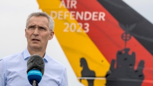 Stoltenberg, Air Defender Tatbikatı'na katılan askerleri ziyaret etti