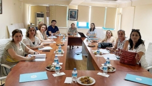 ALKÜ'LÜ HEMŞİRELERE VERİLEN EĞİTİMLER DEĞERLENDİRİLDİ