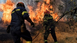 Rodos'taki orman yangınında 19 bin kişi tahliye edildi