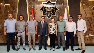 AGC yönetimi ALKÜ Rektörü Prof Dr Kenan Ahmet Türkdoğan'a hayırlı olsun ziyaretinde bulundu. 