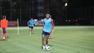 Başakşehir mesaisi başladı