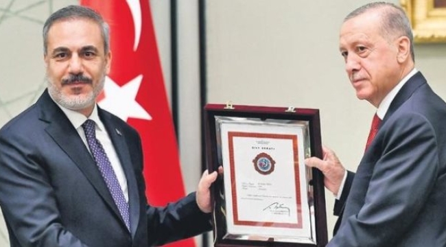 Cumhurbaşkanı Erdoğan'dan Hakan Fidan'a 'Üstün Hizmet Madalyası'