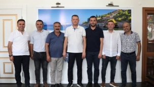 İSHAKLI VE ALİEFENDİ MAHALLE MUHTARLLARINDAN KAYMAKAM ÜRKMEZER'E ZİYARET 