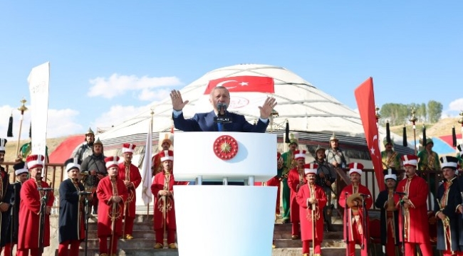 Malazgirt Zaferi 952. yılında... Cumhurbaşkanı Erdoğan: Geçmişten ibret alarak daha güçlü bir geleceğe yürüyeceğiz