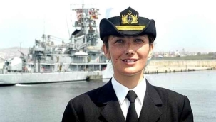 Terfi alan Gökçen Fırat, Deniz Kuvvetleri Komutanlığı'nda ilk kadın amirali unvanın sahibi oldu