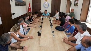 YKS SINAVINDA TÜRKİYE GENELİNDE DERECEYE GİREN ÖĞRENCİLERDEN KAYMAKAM ÜRKMEZER'E ZİYARET